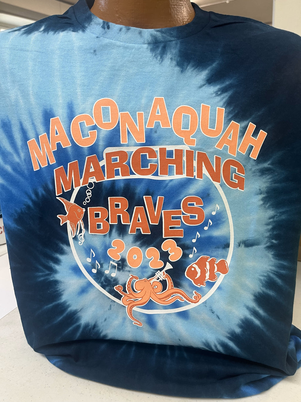 AQUARIUM Marching Braves Show Shirt