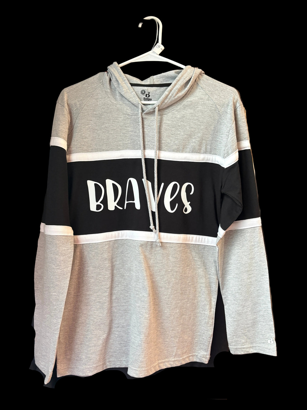 Long Sleeve Hoodie w/ Braves Design